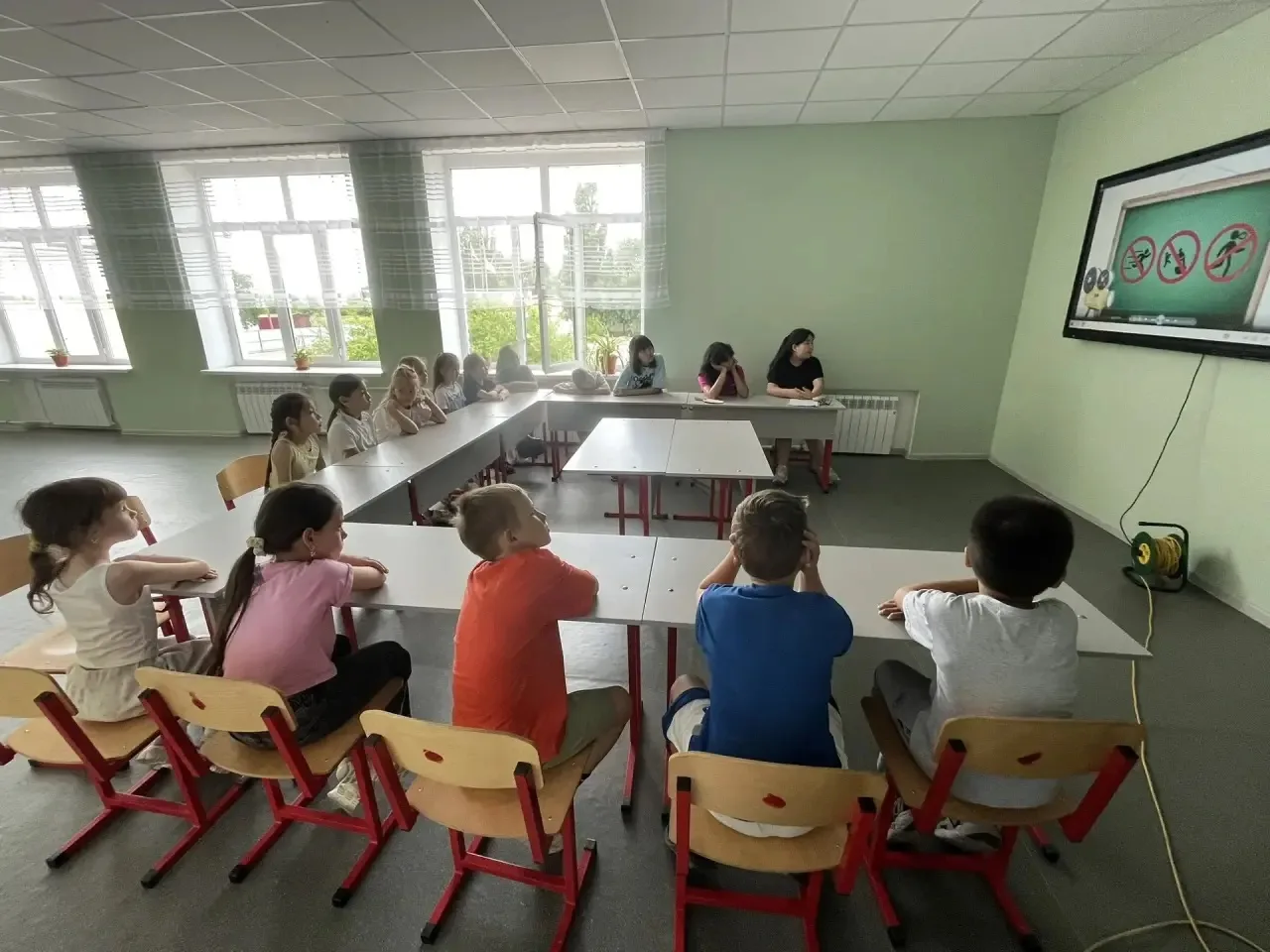 🌈 День в лагере «Радуга»: энергия, творчество и любовь к Родине!