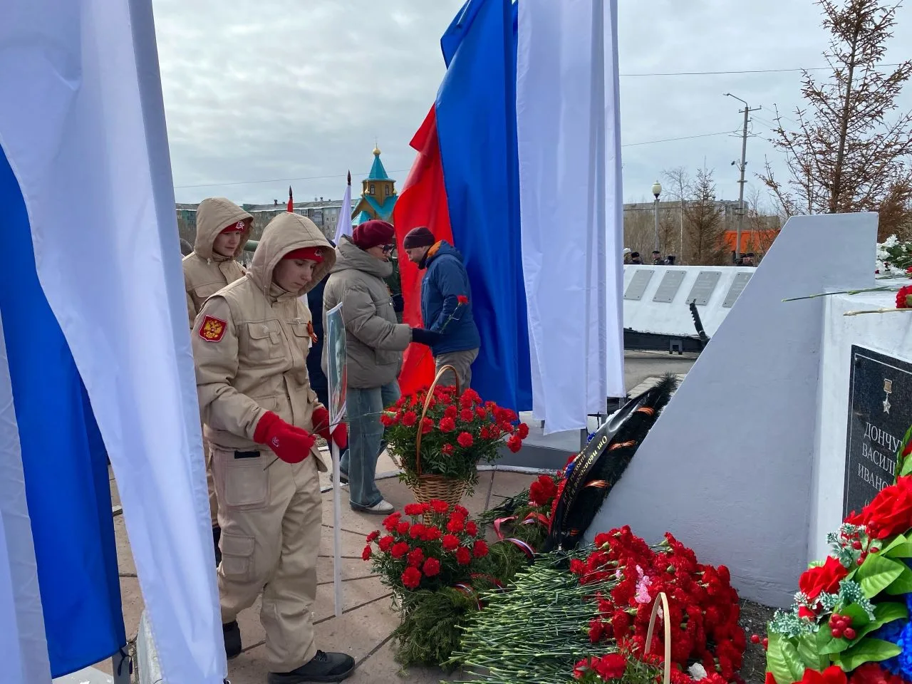 🔥Мы помним! Мы гордимся! 9 мая юнармейцы и педагоги нашей школы приняли участие в митинге, посвящённ