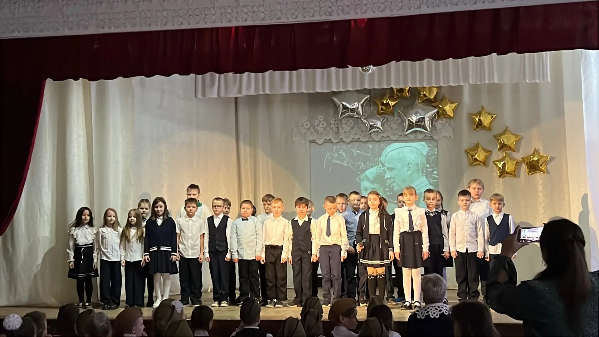 Неделя памяти и гордости. ⭐️В стенах Псковского педагогического комплекса завершился яркий музыкальн