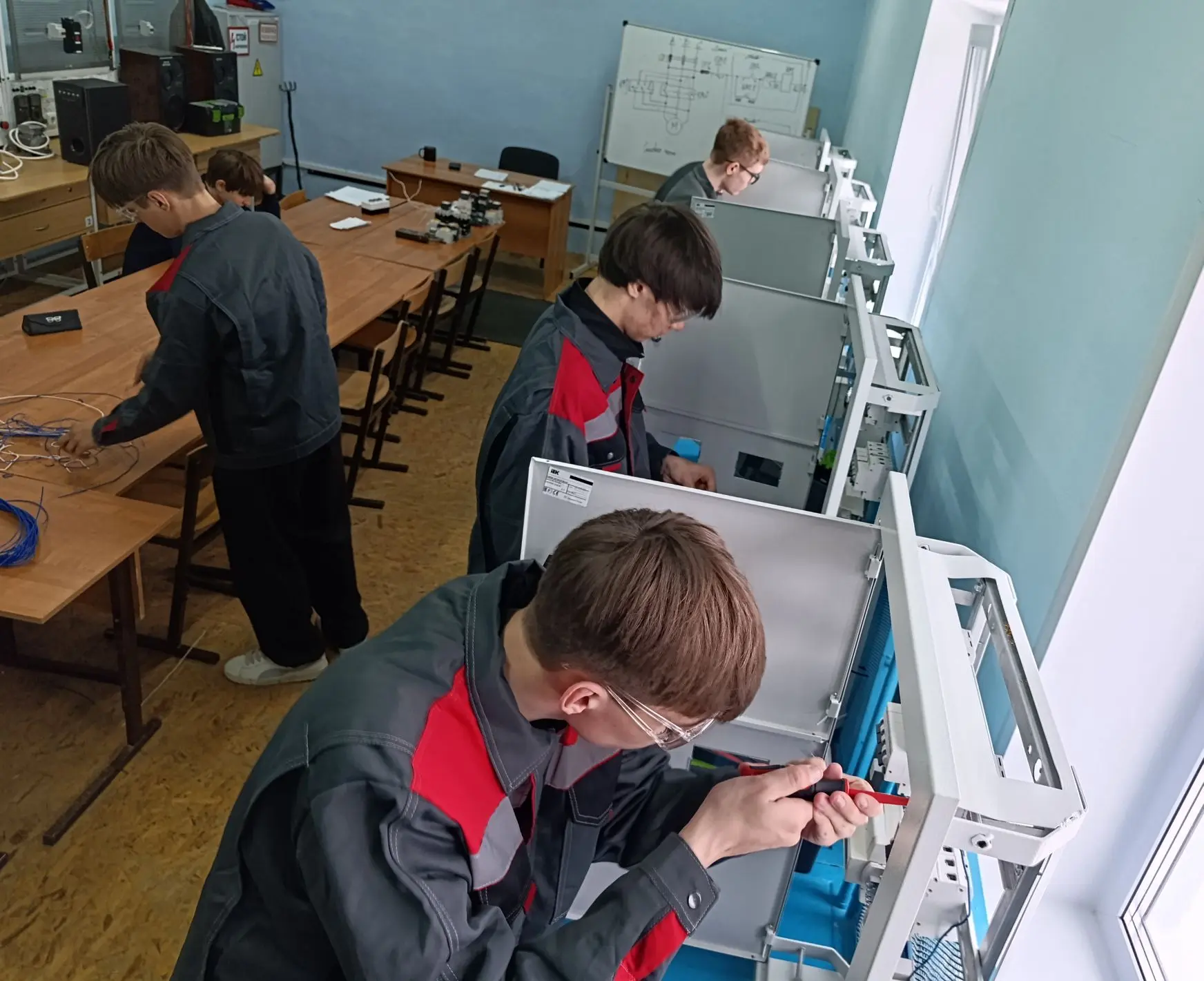 Участники проекта  «Первая рабочая профессия» в Александровском филиале успешно завершили итоговую а