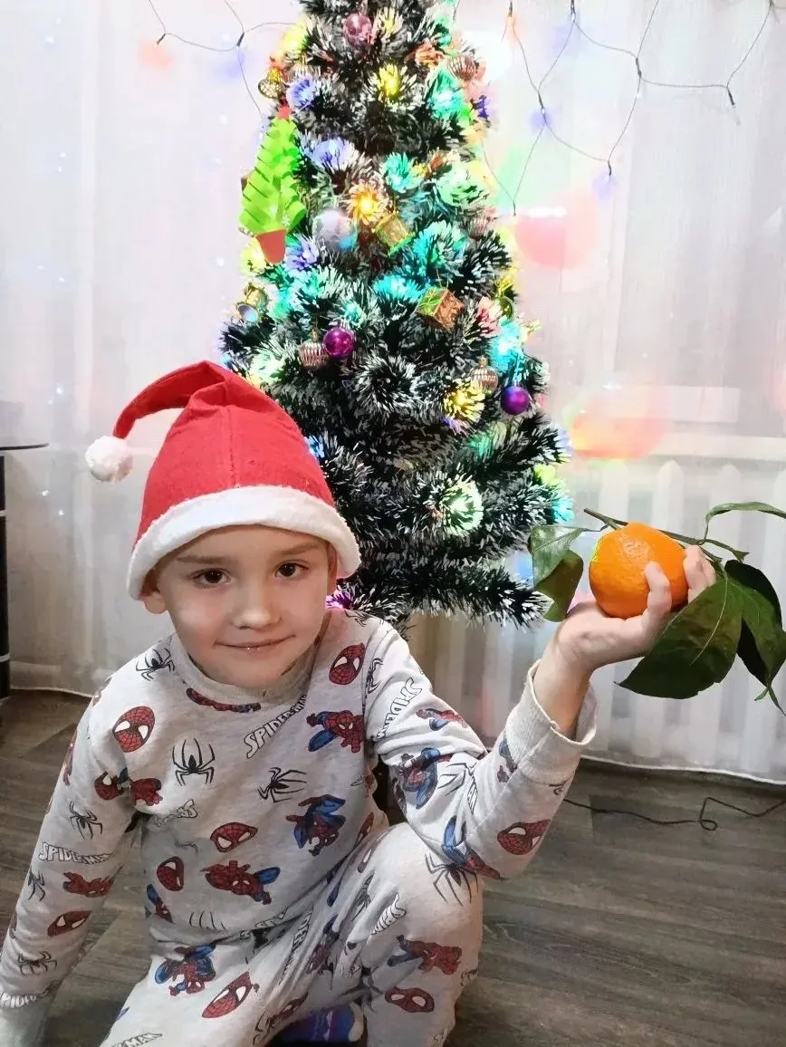 Неженский Артём, ученик 1б класса делится своим фото в новогодней пижаме!🤩
