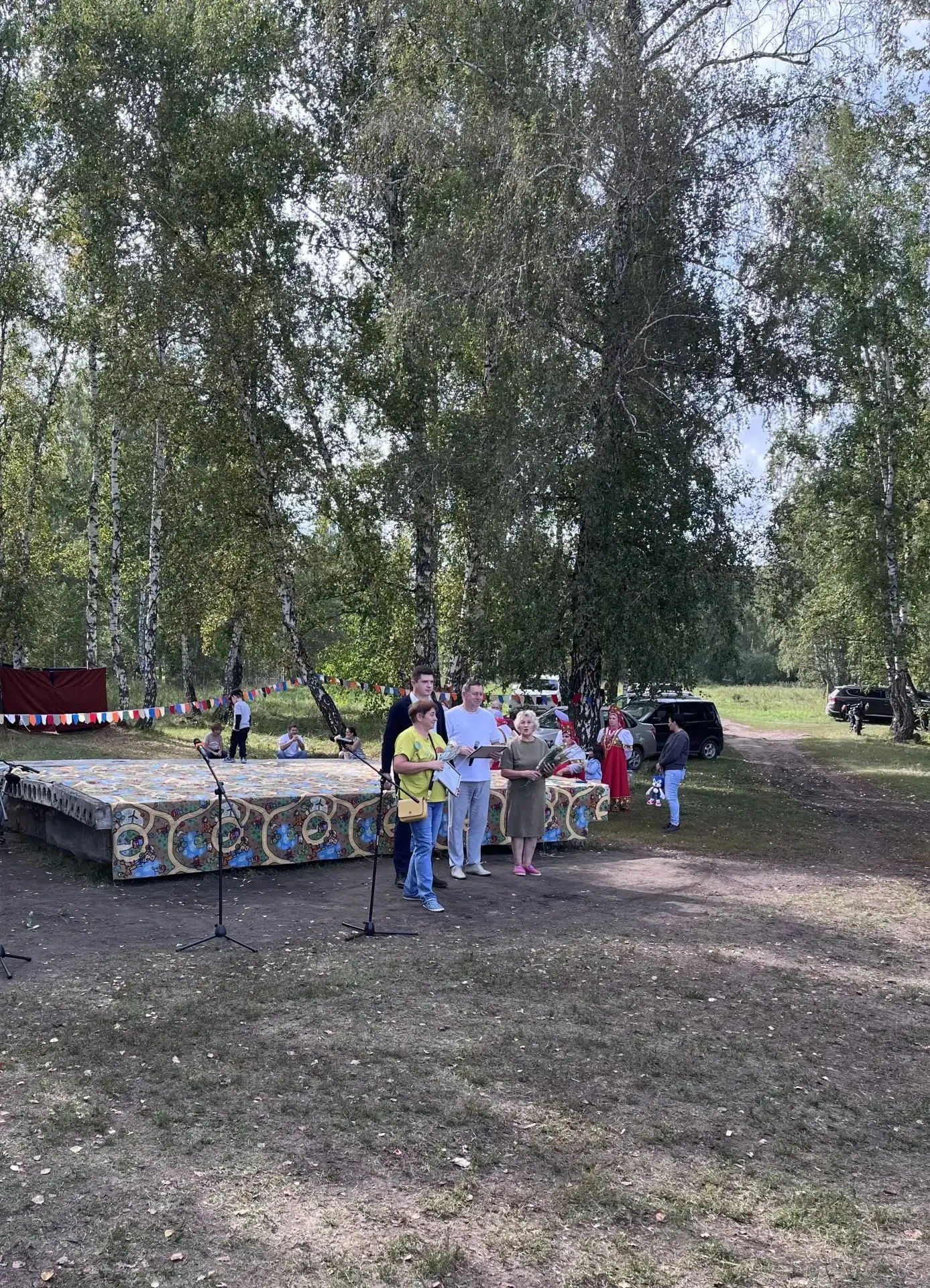 В рамках празднования Дня города, сегодня в микрорайоне Октябрьском начались праздничны...
