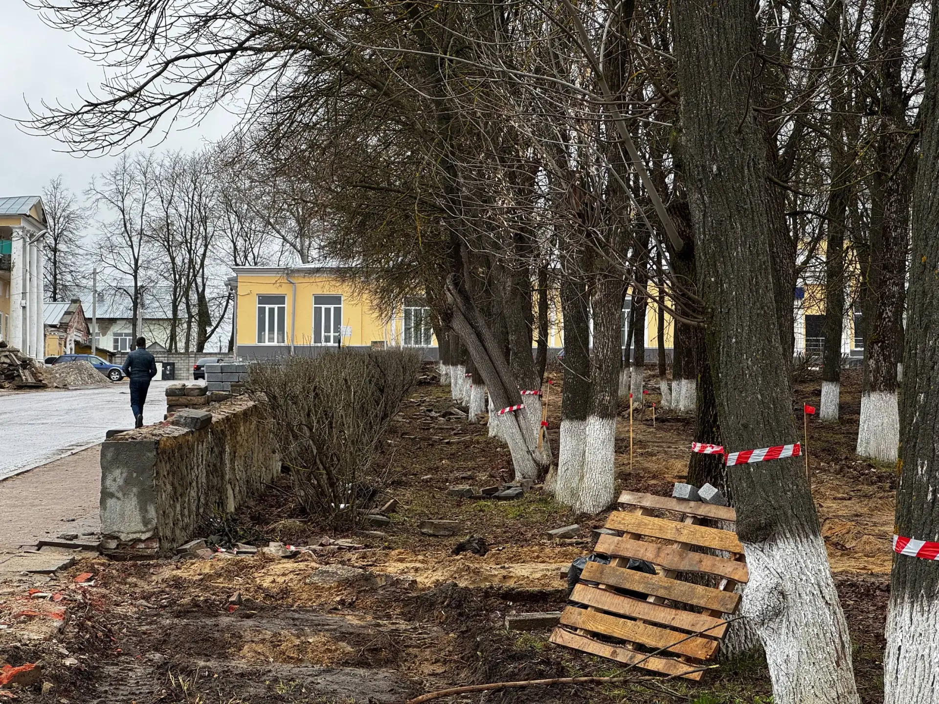⚡️Благоустройство Соборной площади перешло на следующий этап - начались работы в сквере
