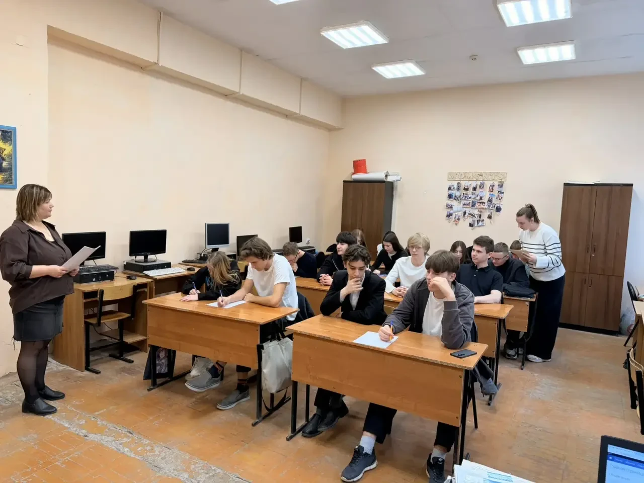🇬🇧 На отделении туризма и сферы услуг Ейского полипрофильного колледжа студенты групп ПВ-11 и ПВ-12 