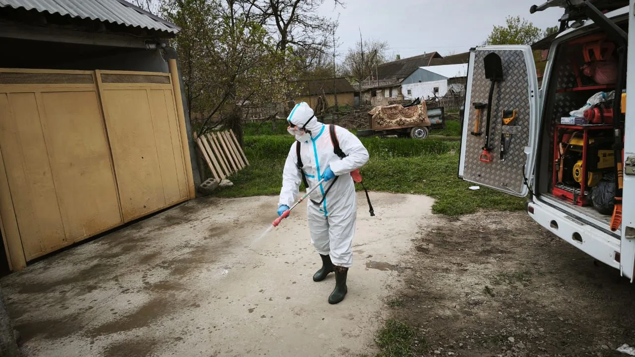🟠 Продолжаются работы по оказанию помощи населению и ликвидации последствий подтопления в населённых