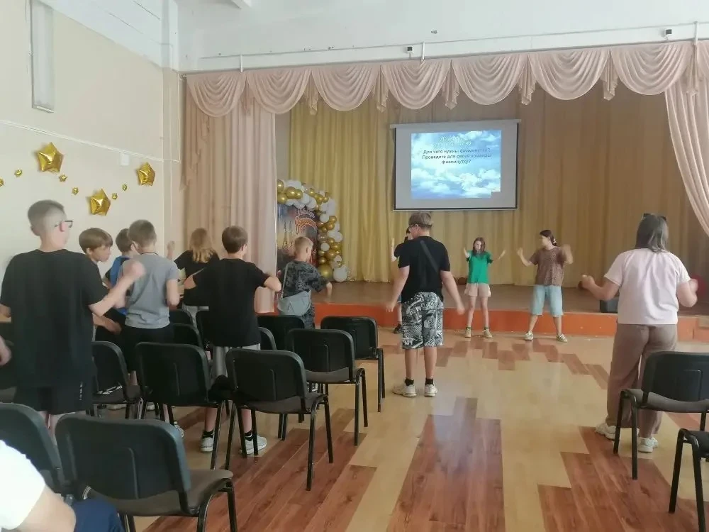 🌞 Ещё один яркий день в нашем школьном лагере!
🏊 Сегодня ребята с удовольствием посетили бассейн, 
