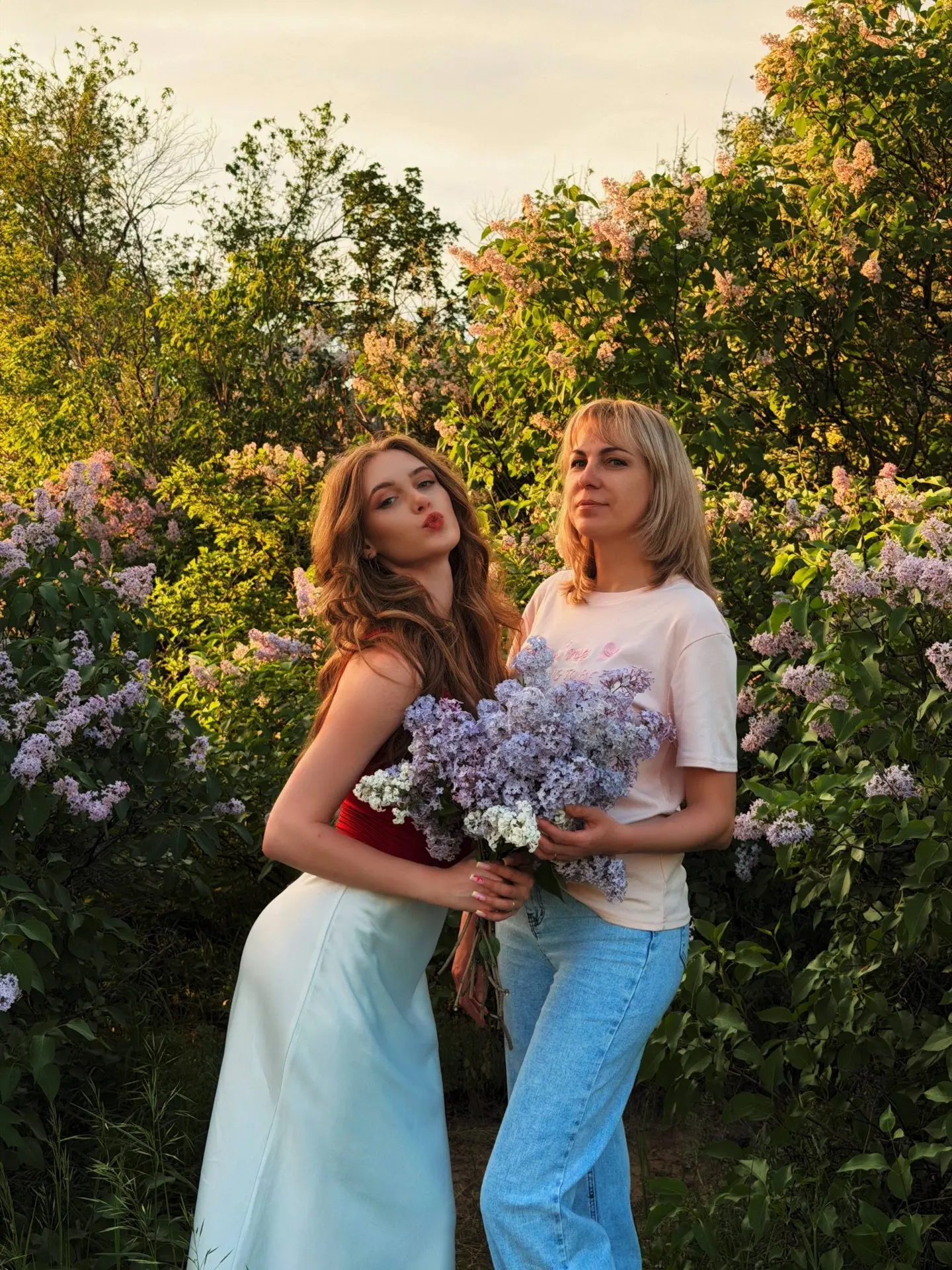 Каждый год, в мае, мы с Полиной ездим на фотосессию в Парк Победы.