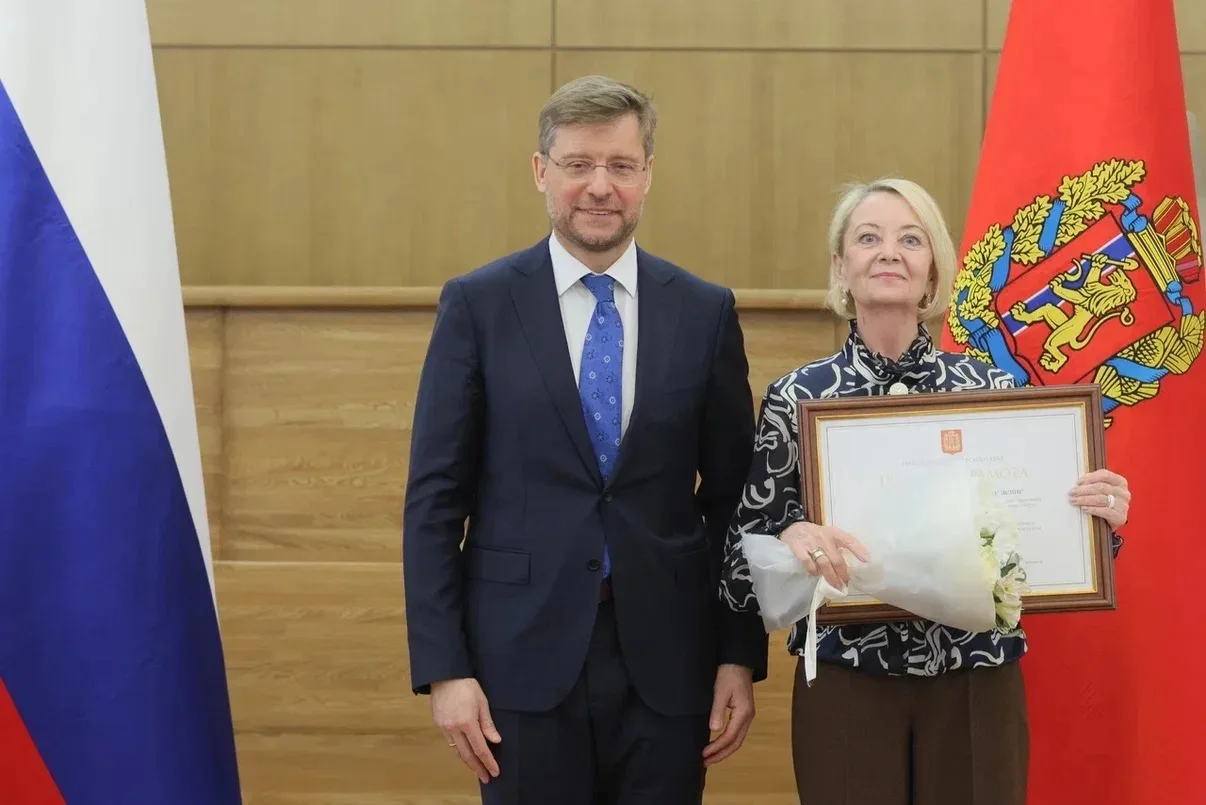 🏆Лариса Бердникова отмечeна Почётнoй грамoтой Губернатoра Краcноярского кpая! 👏

Чествование лучши