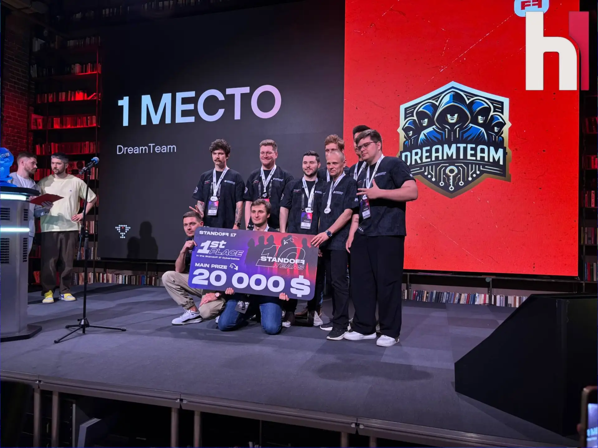 😈 Standoff 17 — подводим итоги кибербитвы

В Топ-5 красных команд вошли:

1. 🇷🇺 DreamTeam (148 53