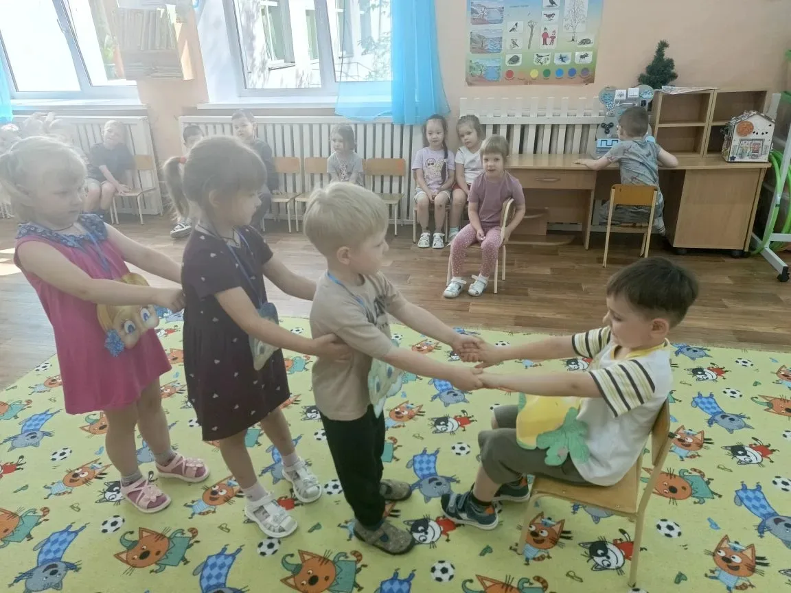 Сегодня в нашем детском саду🏡 проходил день Народной сказки.🐈🐓🥚👵👴🛖
Сказка входит в жизнь ребе