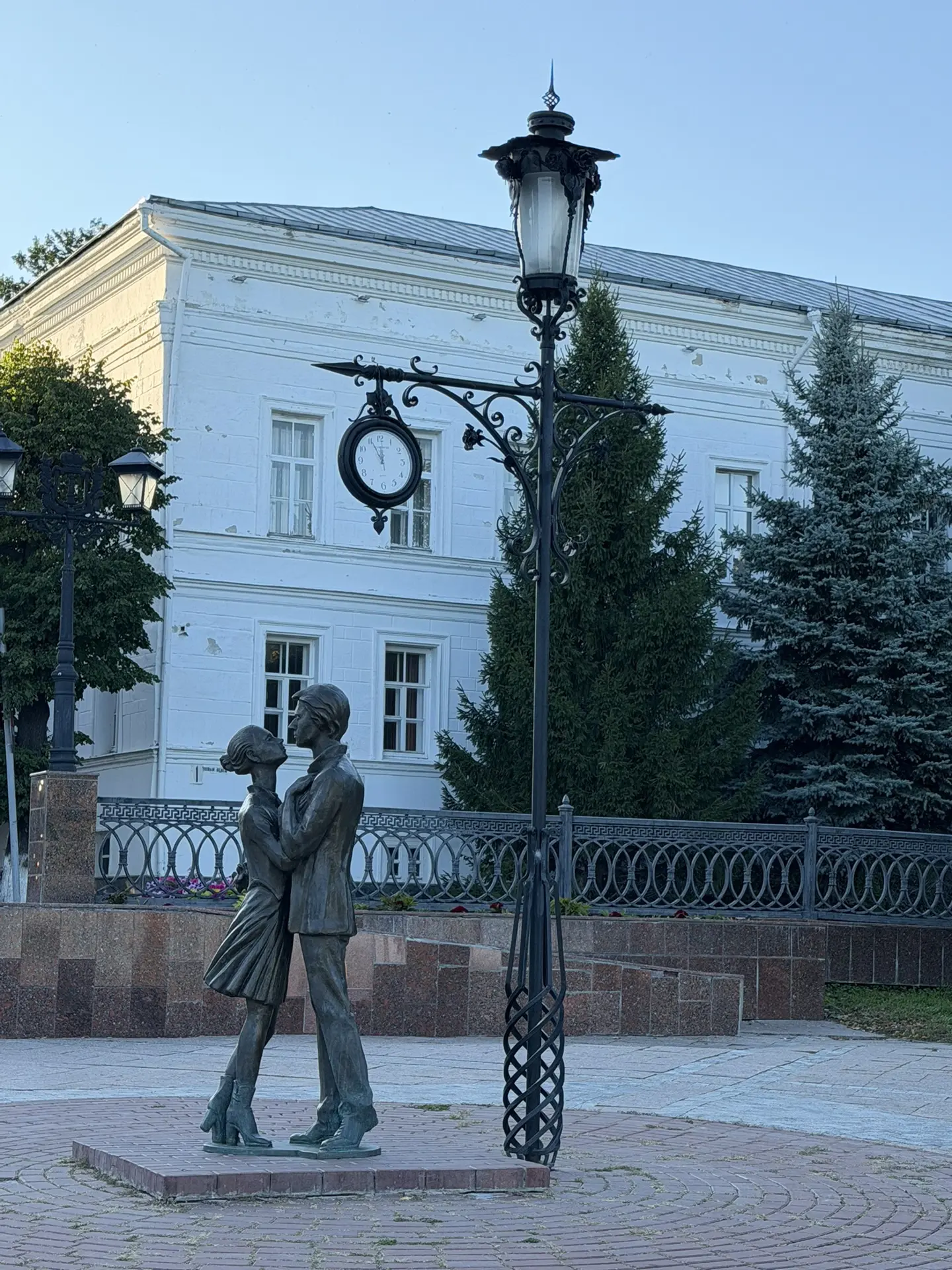 Колобки, да, в этом городе живут волшебные колобки.