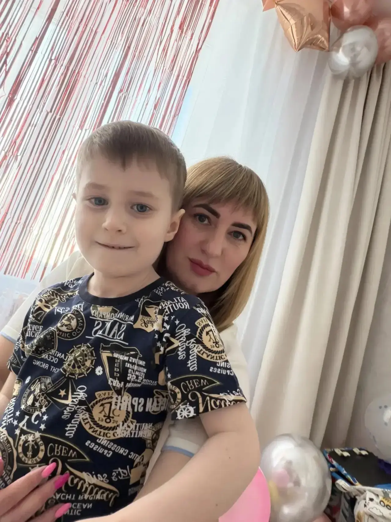С Днем семьи, любви и верности! Пусть в ваших домах всегда царят тепло, взаимопонимание и поддержка.