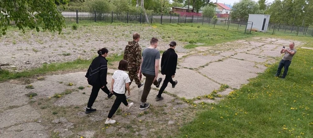 Военные сборы.
 Учащиеся 8 класса осваивают  базовые навыки военной подготовки, повышают физическую 
