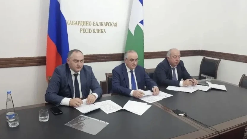 Вместе с заместителем Председателя Правительства КБР Муаедом Кунижевым и ректором КБГАУ...