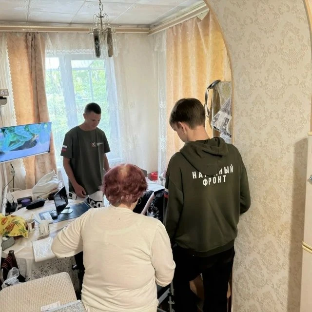 «Сашка - обаяшка»
«Александр, 41 год, рассеянный склероз.
Голова умная, интересно с ним общаться, а 