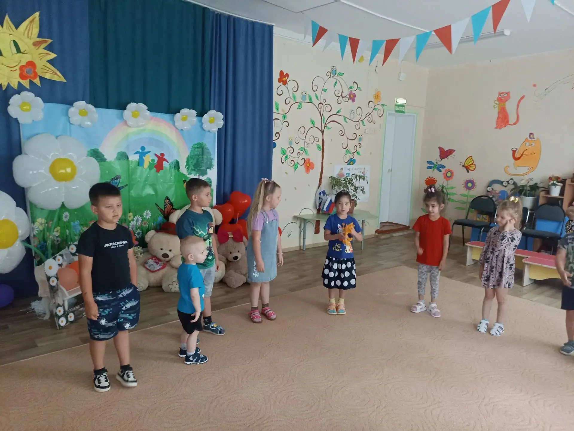 🌼 Праздник «День семьи, любви и верности» в нашем детском саду!

Сегодня у нас царила невероятно тё
