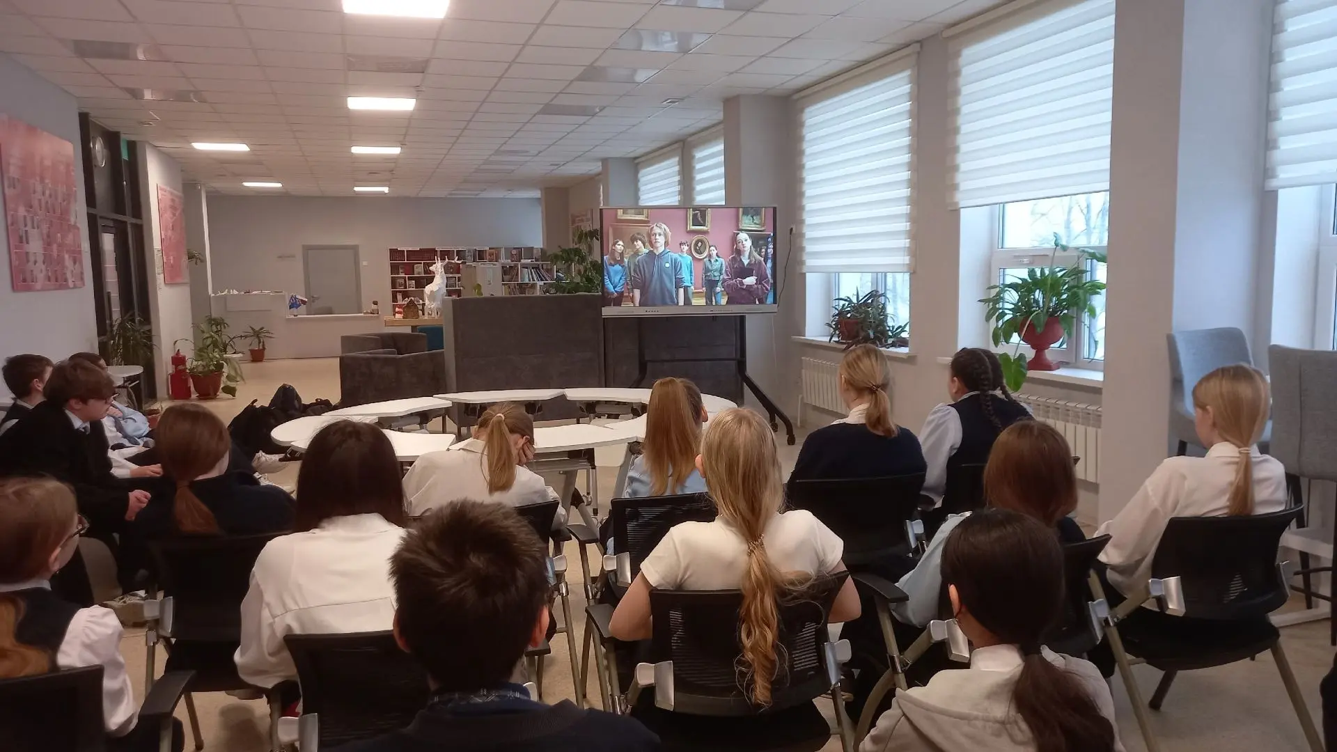 Внеурочные занятия "Россия - мои горизонты" были посвящены теме «Моё будущее». Педагоги обсудили с о