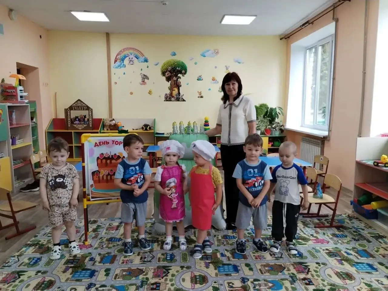 В групппах "Солнышко"☀️ и "Кнопочки"🌸 прошёл по-настоящему творческий день: "День тортов!" 🎂✨

Утр