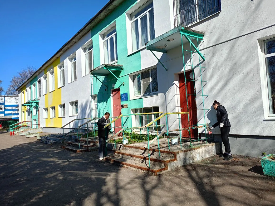 🌿Сегодня в дошкольном отделении «Калинка-1» состоялся общегородской субботник✨🌿  В мероприятии приня