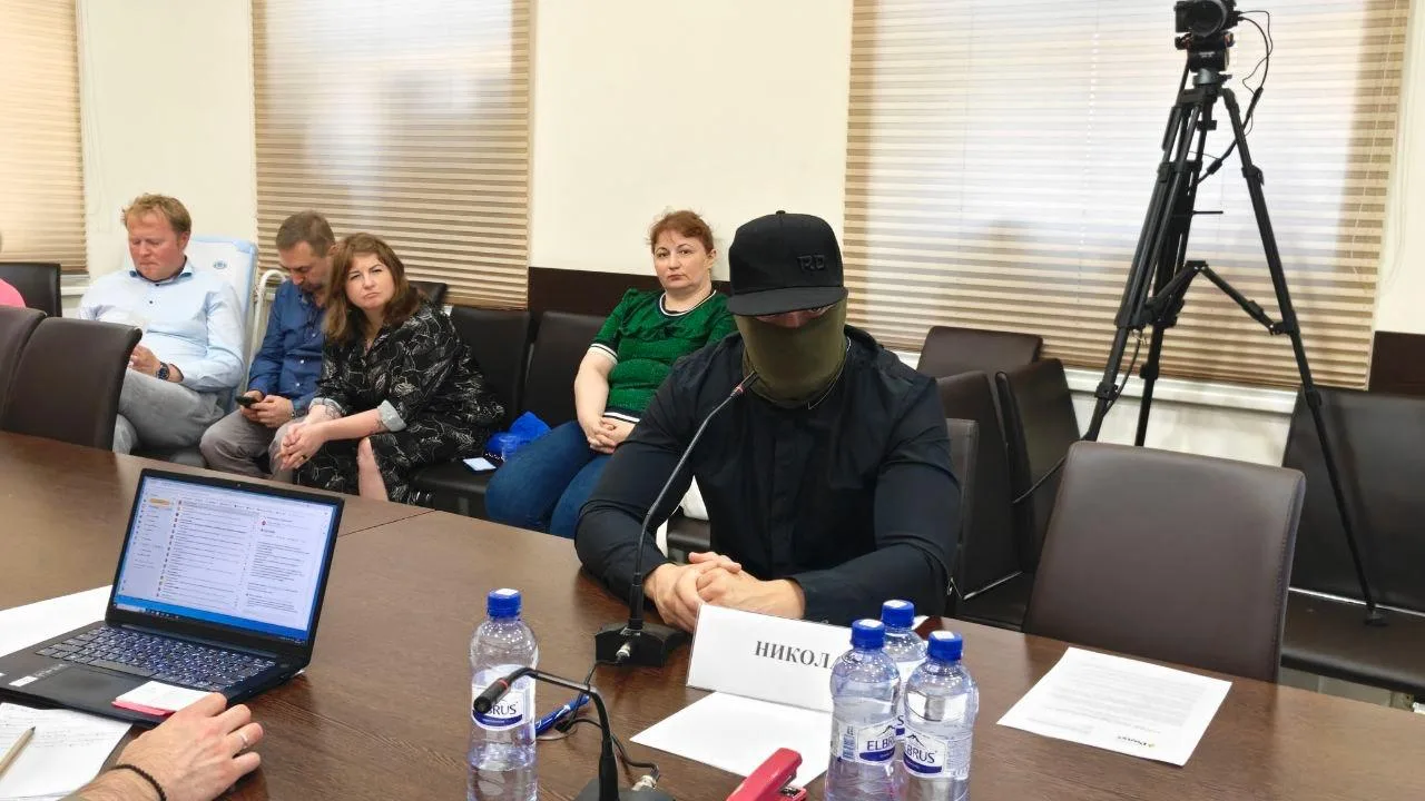 Один из авторов социального эксперимента с вымышленной компанией «Рога и копыта» выступил в балаклав