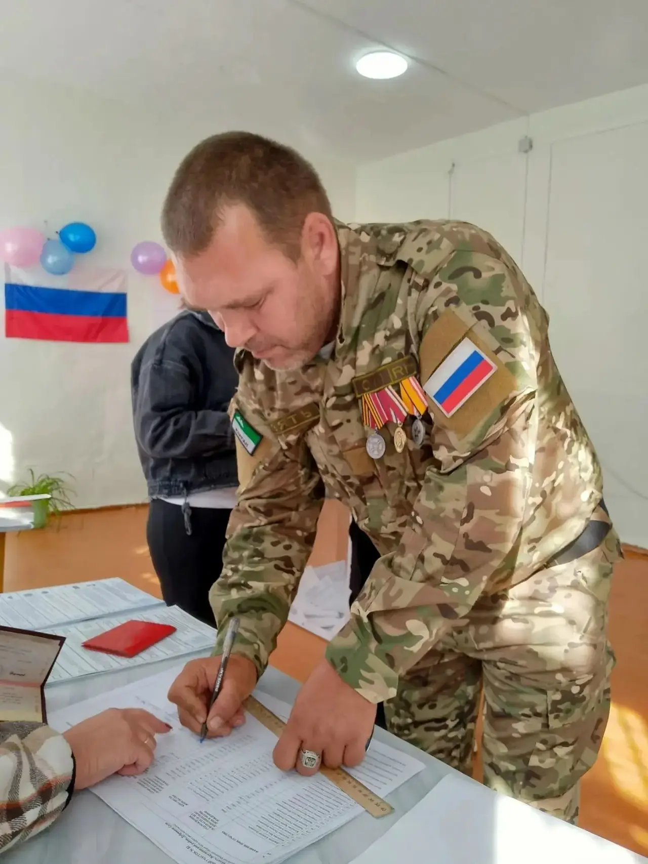 🗳В выборах принимают самое активное участие те, кто ценой собственного здоровья и жизн...