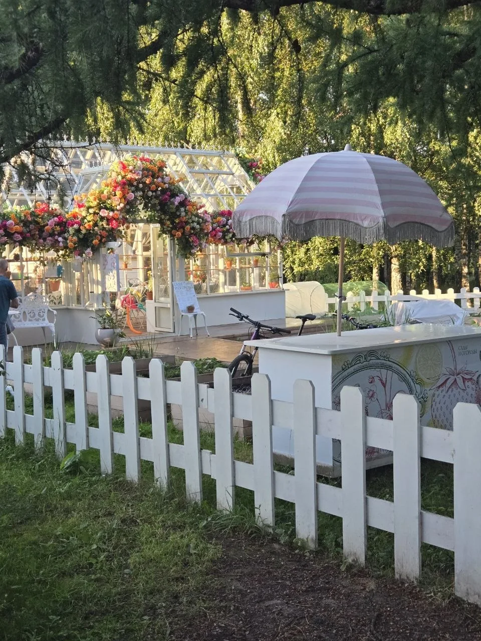 🌿 В парке 50-летия Октября продолжается фестиваль «Сады и огороды»