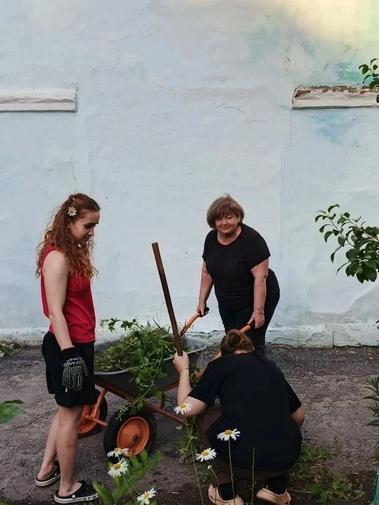 Большое спасибо нашим студентам! 
Под руководством воспитателя Лутовой Л.В. студенты общежития прове