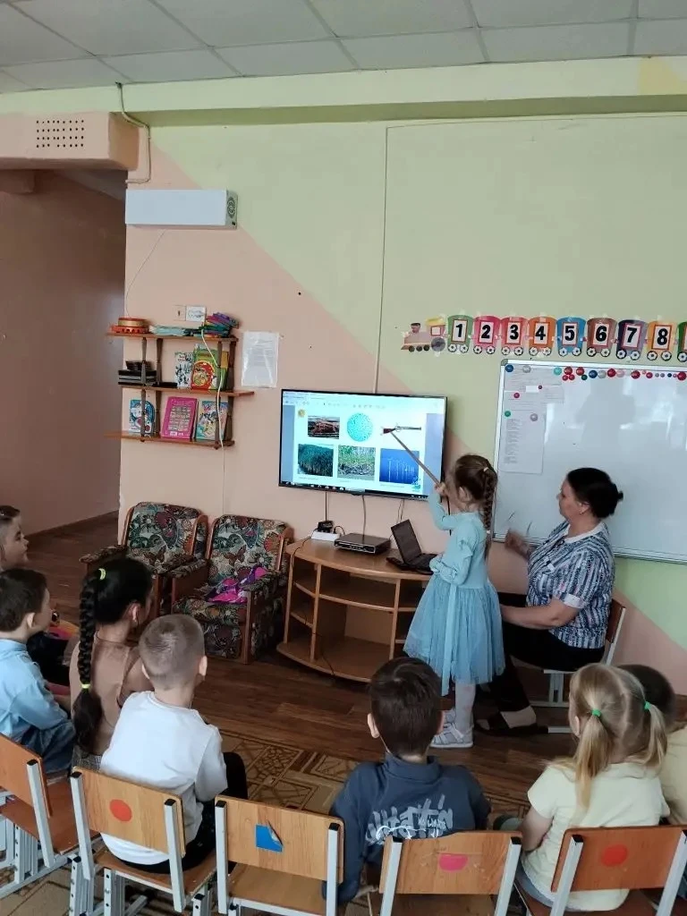 🪶 Секреты острова Фуругельма: знакомство с малой колпицей!  В подготовительной группе №8 прошло увле