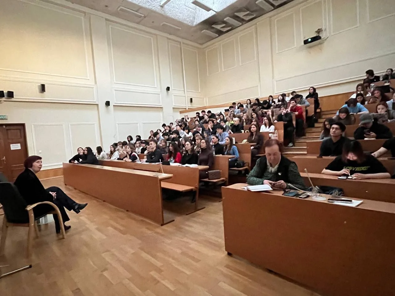 10 февраля заместитель директора по развитию Татьяна Крупенникова провела занятие «Старейший драмати