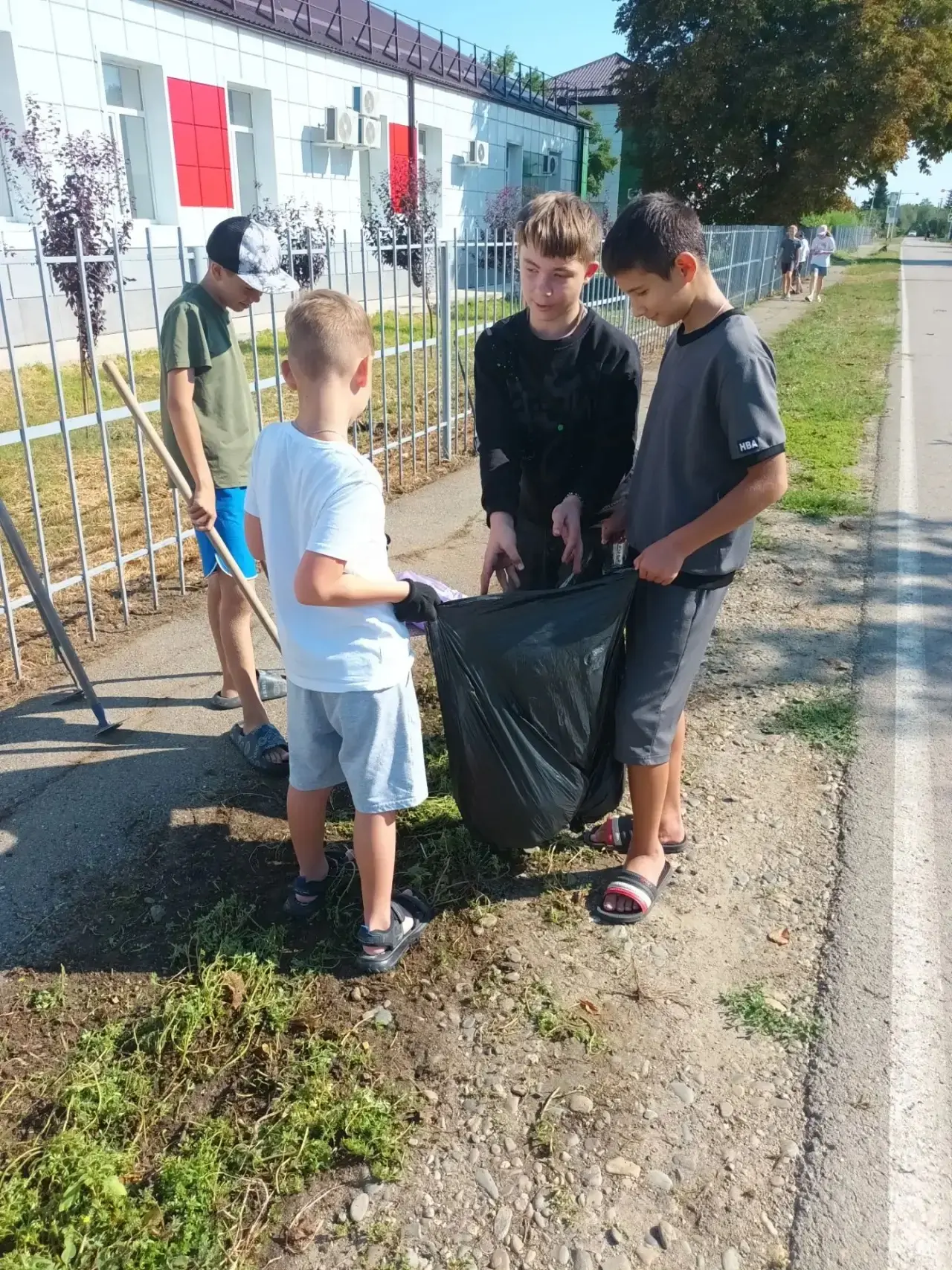 Экологический десант нашей школы🌱🌱🌱🌱🌏