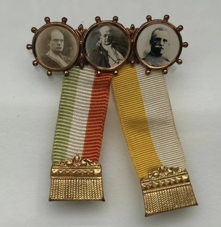 Редкий памятный знак, эпохи фашизма в Италии, выпущенный в 1929 году в честь Латерански...