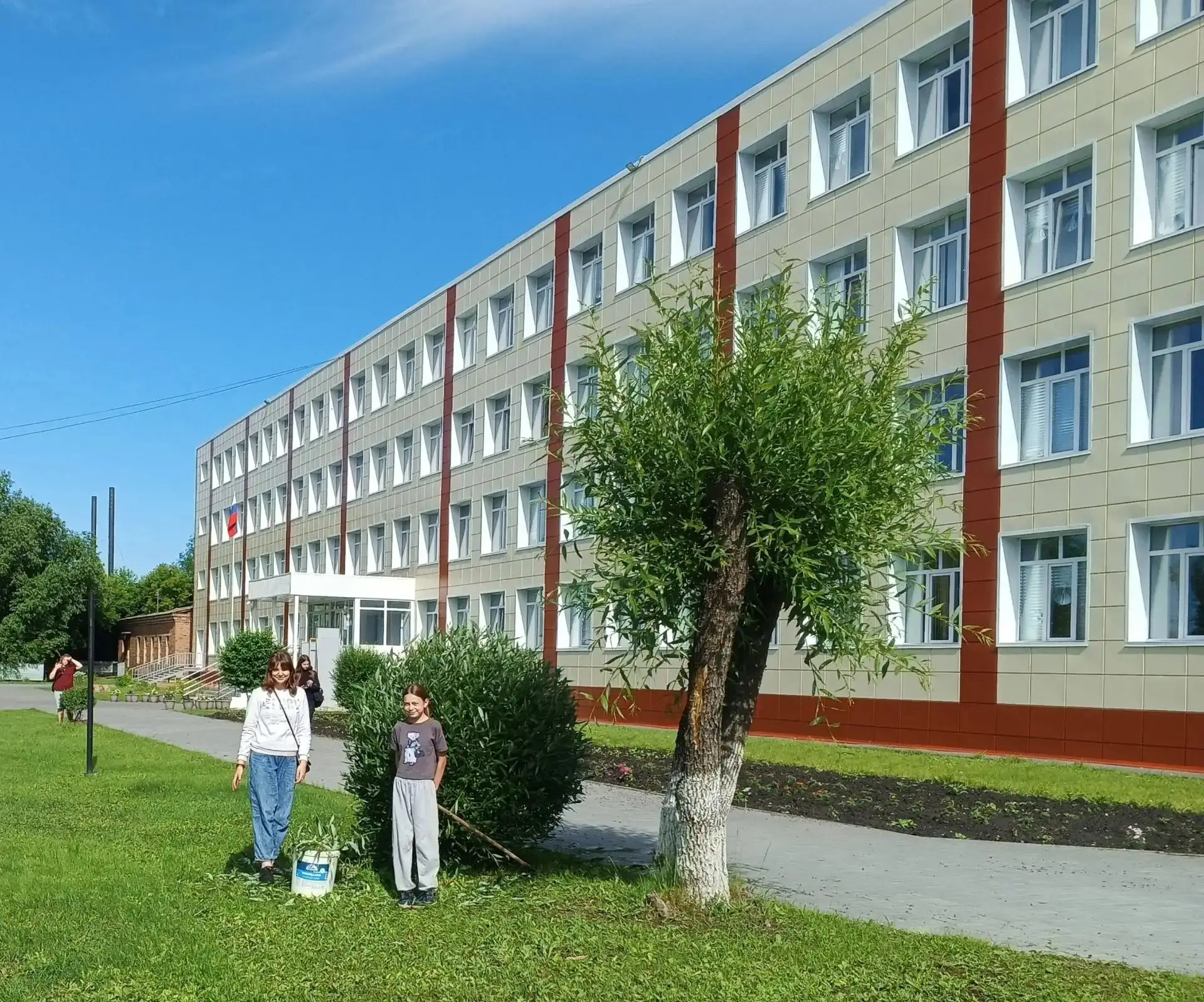 🌿 Летняя трудовая практика☀️ 

Школьные каникулы — отличное время не только для отдыха, но и для по