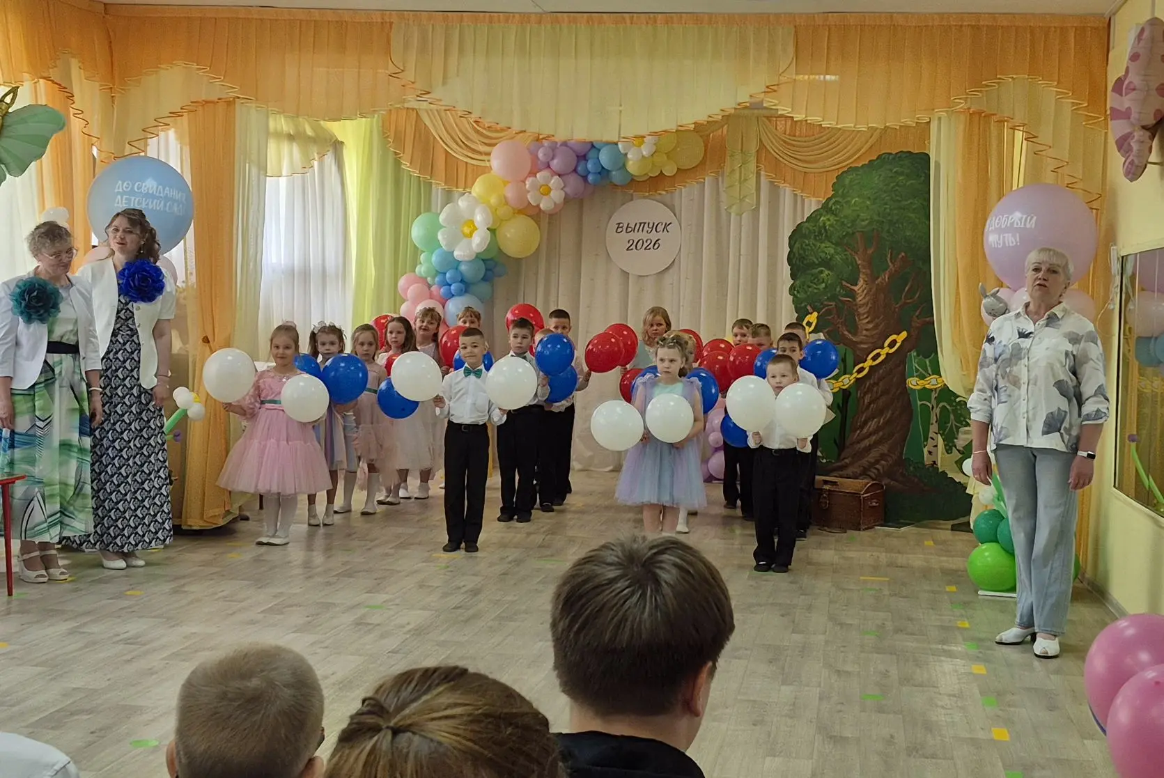 Сегодня в нашем детском саду царила настоящая сказка! В подготовительной группе «Звёздочка» состоялс