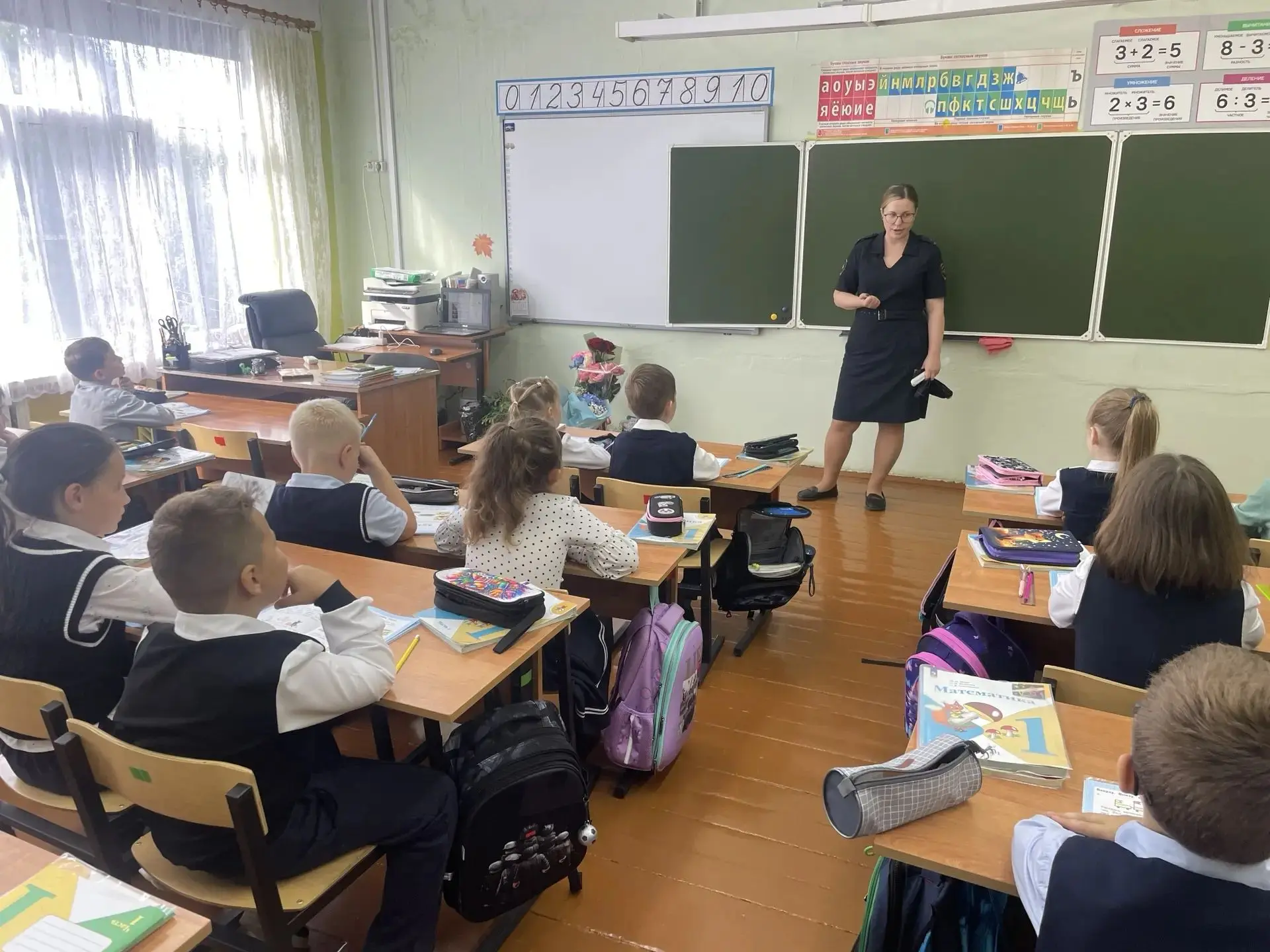 🚸 В гостях у первоклашек — инспектор ГИБДД!