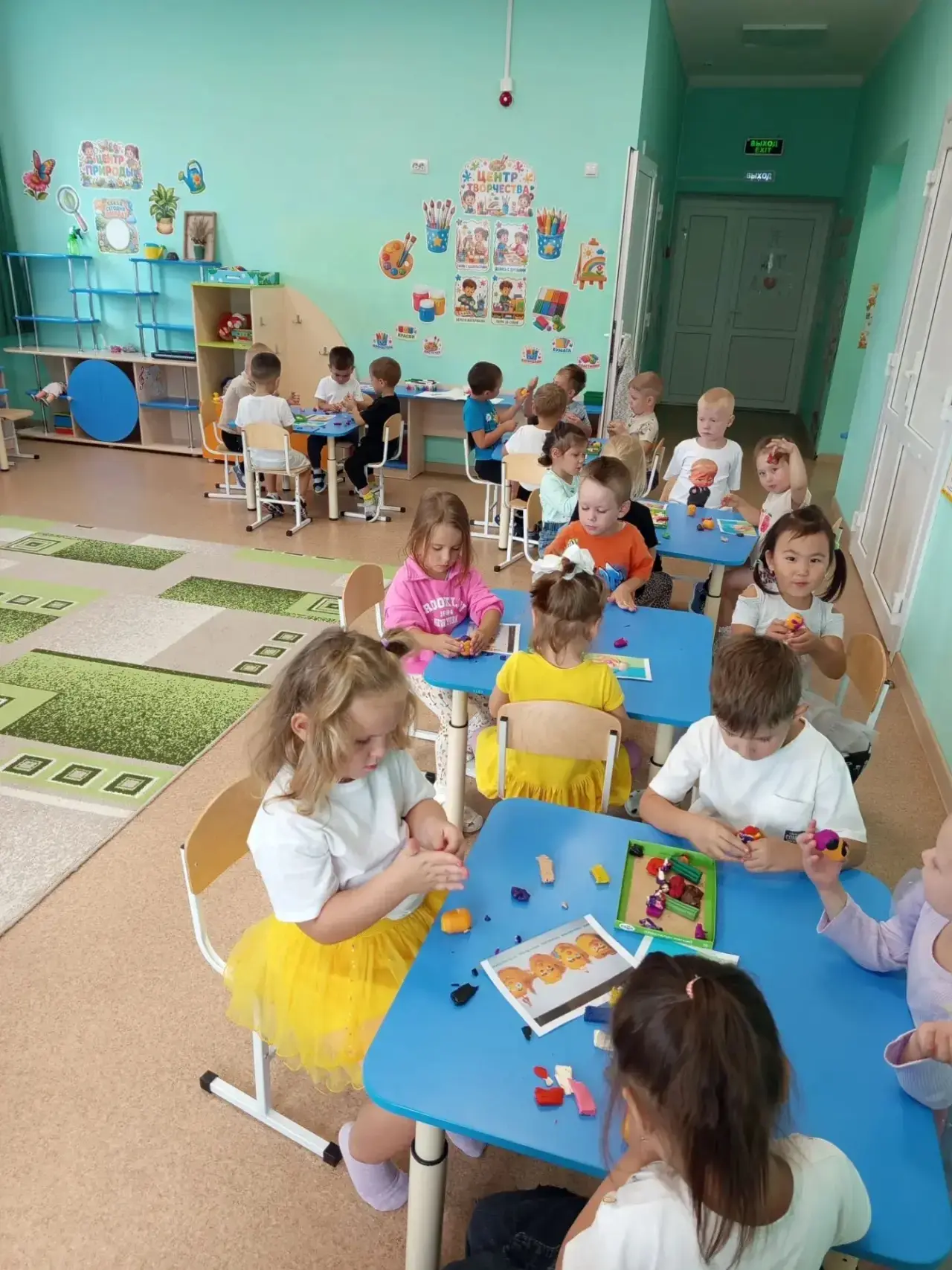 В группе «Кнопочки» прошло занятие по лепке на тему «Лицо клоуна»! 🤡