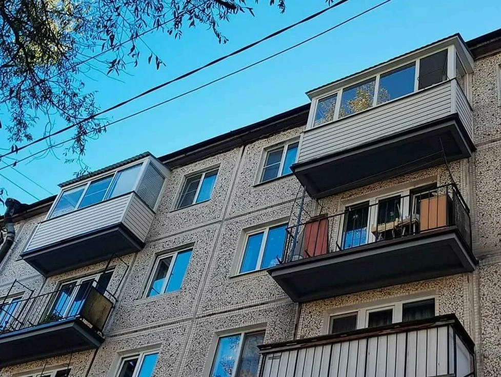 На какой срок заключается договор управления?

Домоуправляющая компания приступает к работе с момент