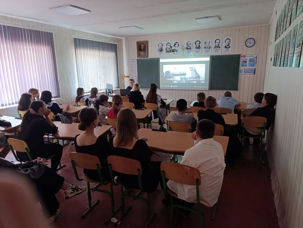 В рамках реализации федерального проекта "Детский спорт" партии "Единая Россия в ГБОУ Л...