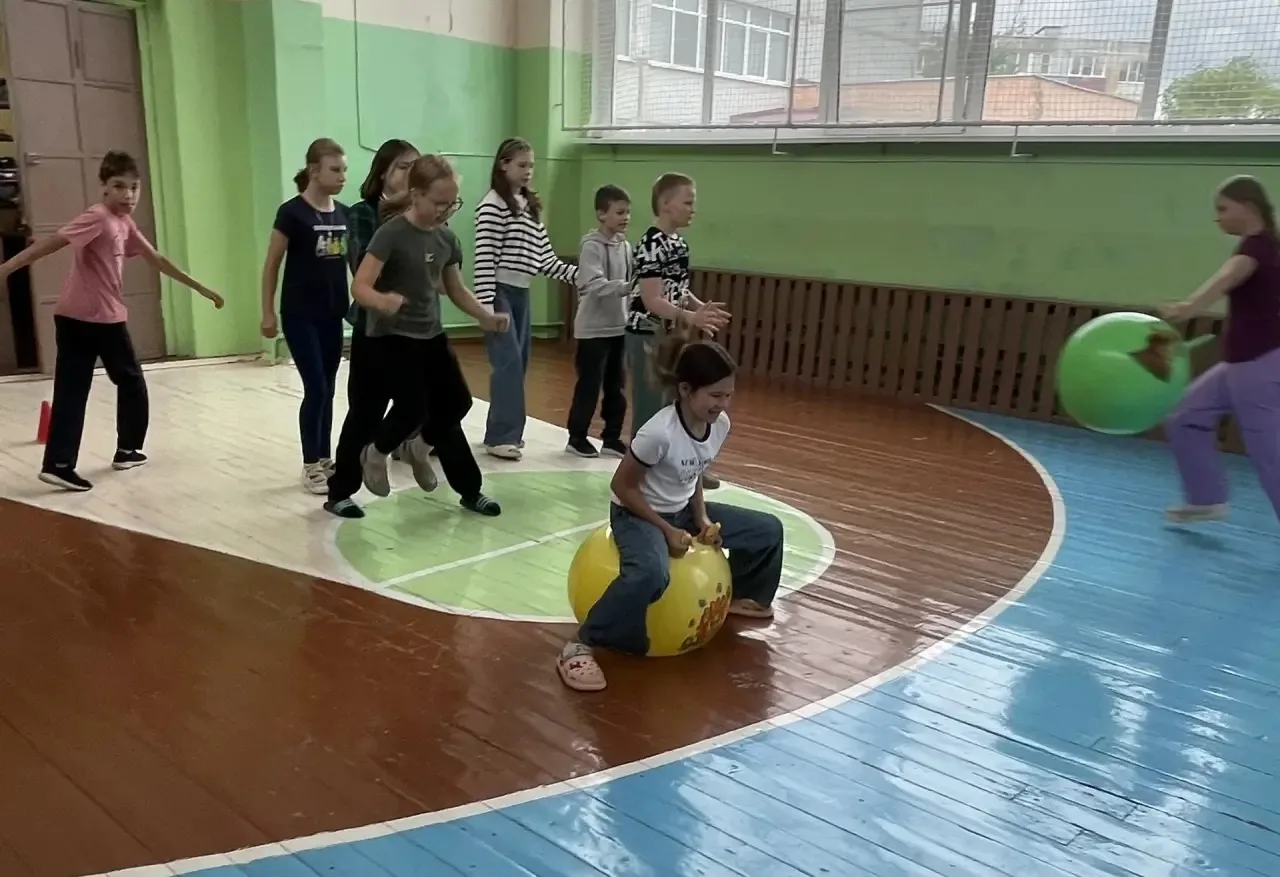 Всем было дано задание - принести хорошее настроение, и все его принесли ! 
Ребята лагеря "Радуга" М