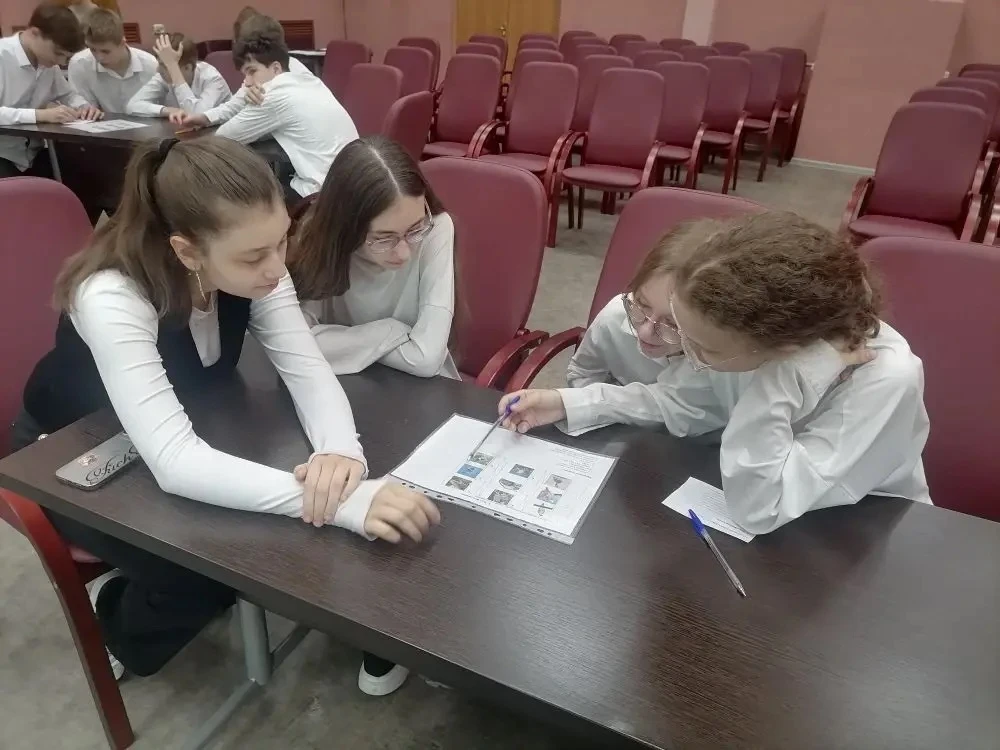 🌿 «ЭкоПульс»: 8 «А» класс — в центре экологического путешествия!  Учащиеся 8 «А» класса (классный ру