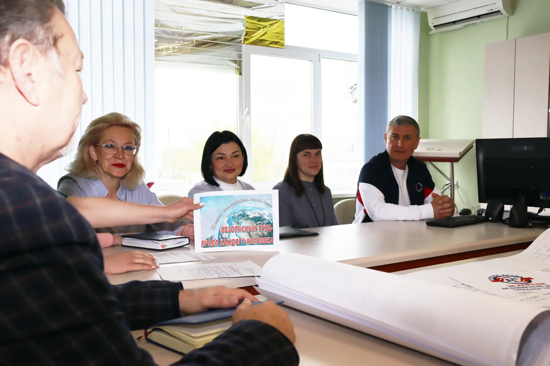 🏥 Северодонецкая центральная городская многопрофильная больница поздравляет с наступаю...