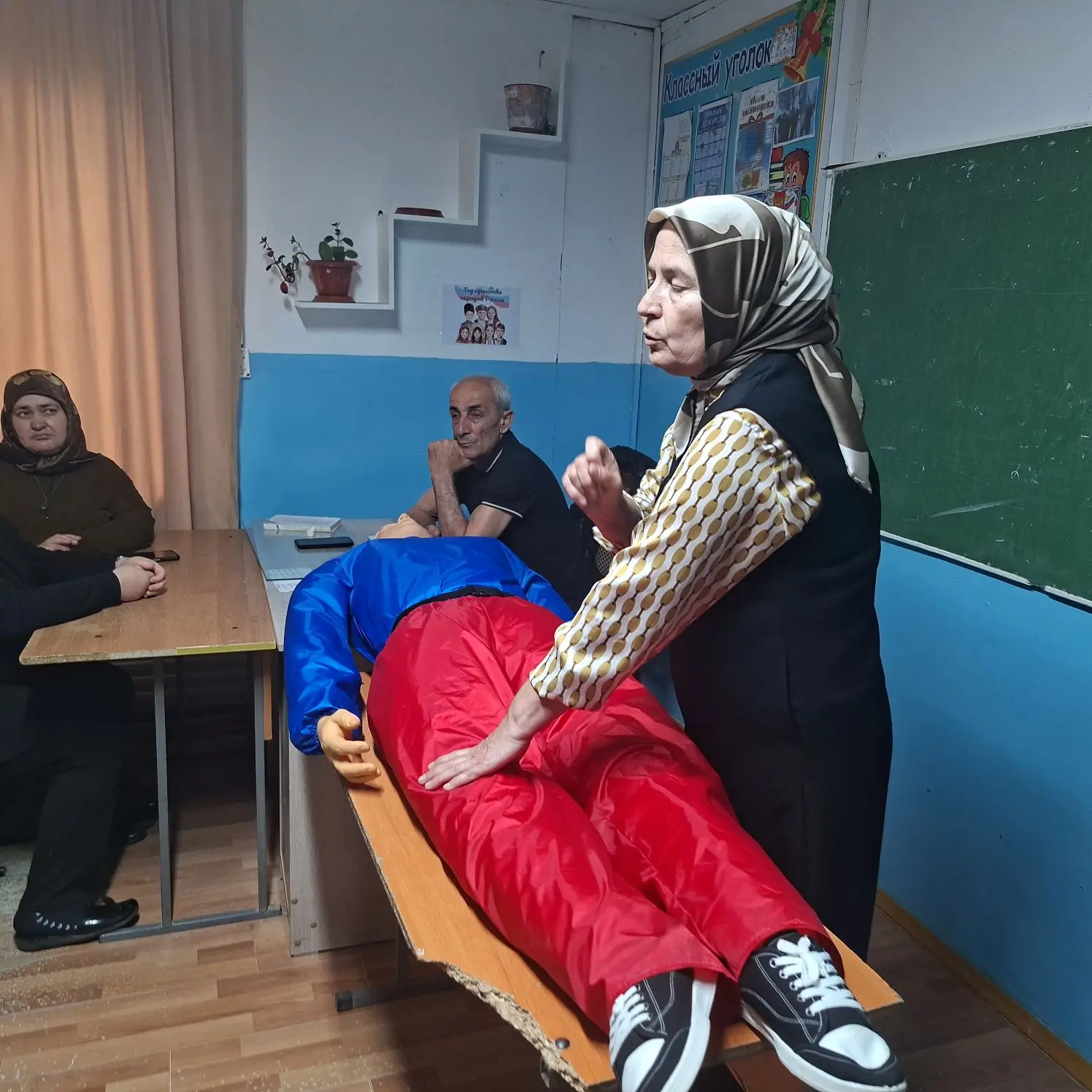 В МКОУ Шушановкая СОШ  провели инструктаж по оказанию первой помощи при несчастный случ...