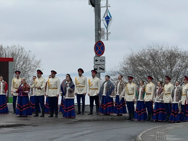 В Саратове военнослужащие и сотрудники Росгвардии приняли участие в торжественном мероприятии, посвя