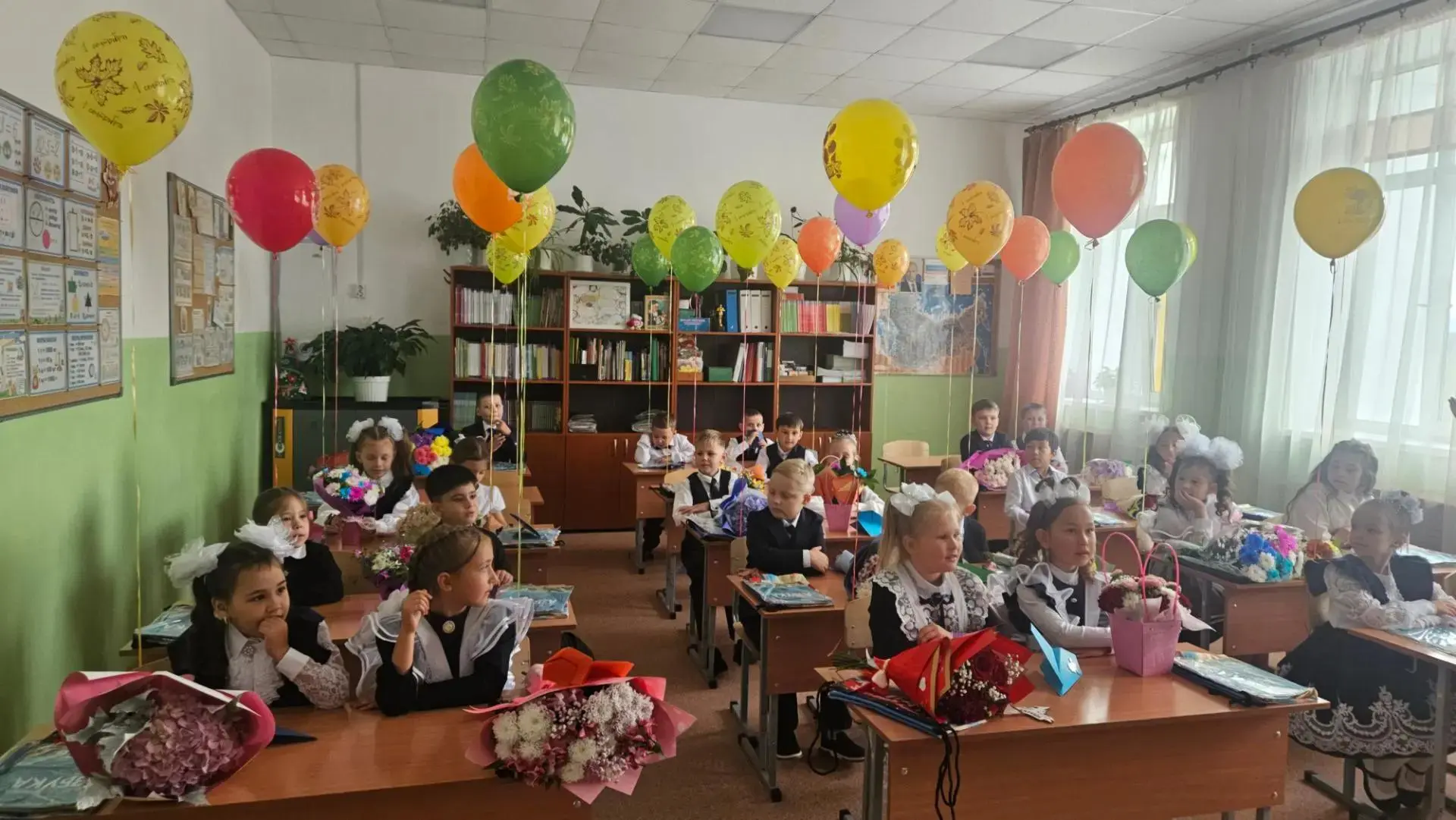 В нашей школе состоялась торжественная линейка!