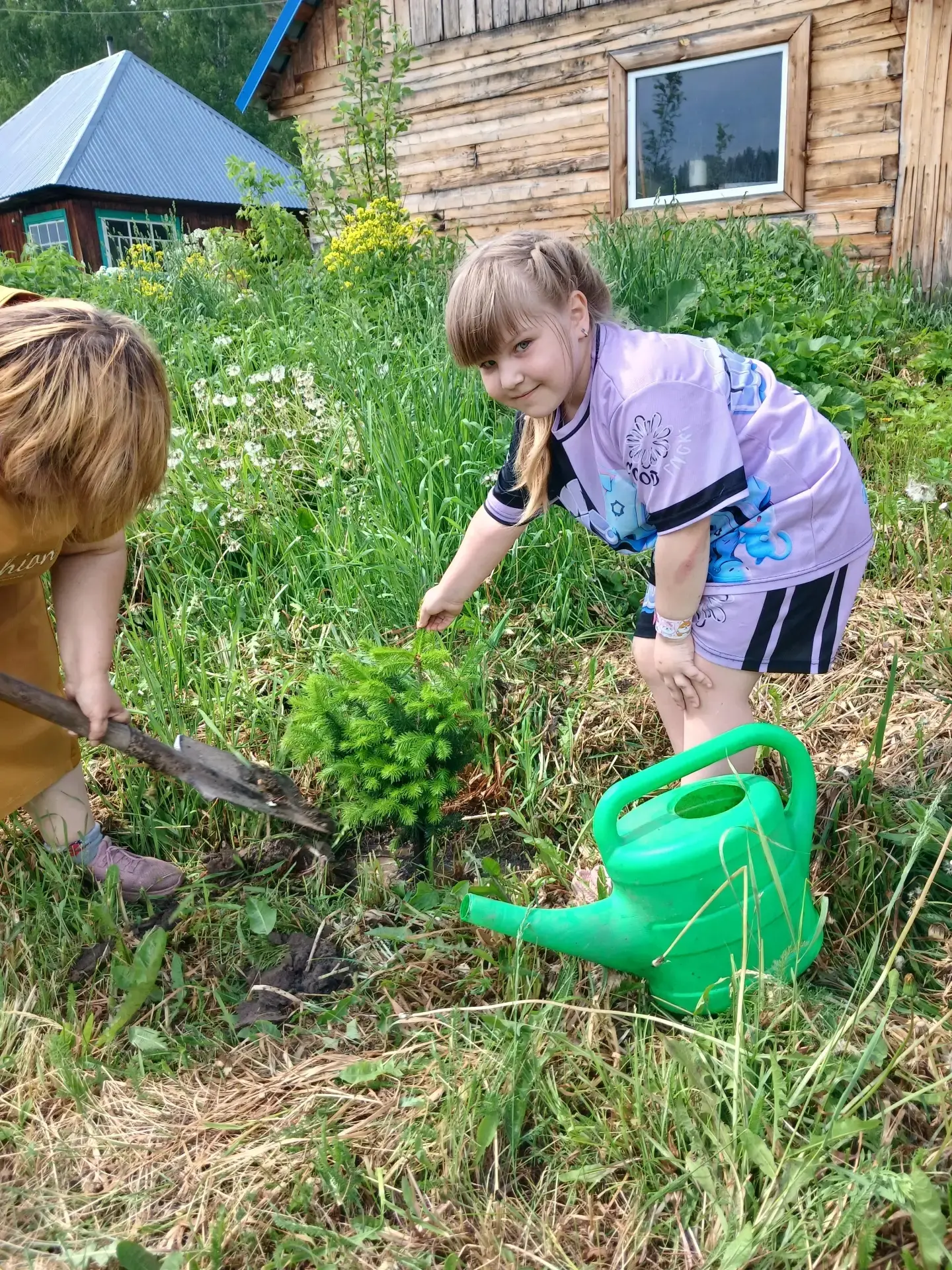 🌿 Акция «Посади своё дерево»: наши ученики вносят вклад в зелёное будущее! 🌿

Ученики нашей школы 