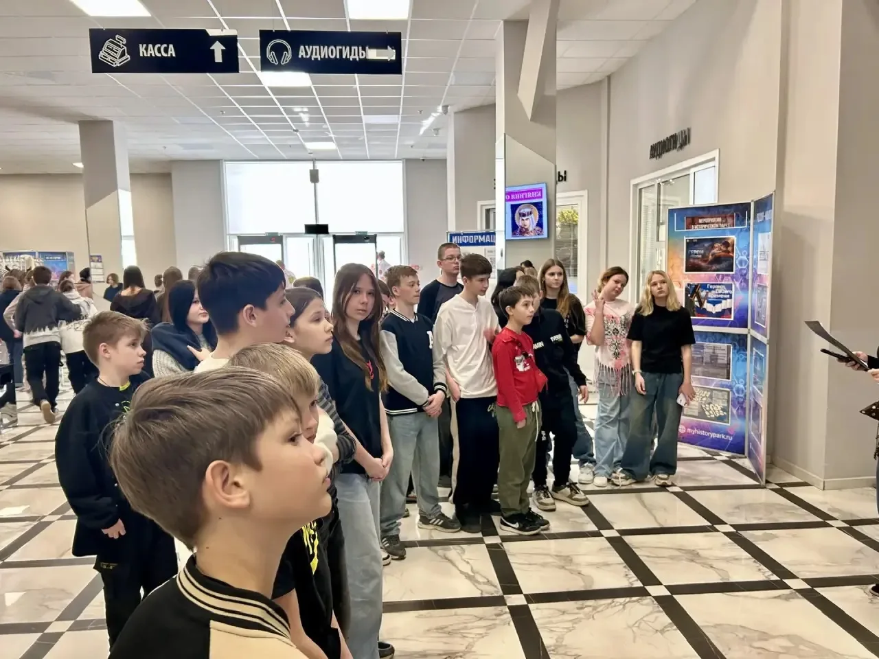 5 «А» класс 🌟 отправились в увлекательное путешествие по истории России! 📚🎥  Ученики 5 «А» класса МБ