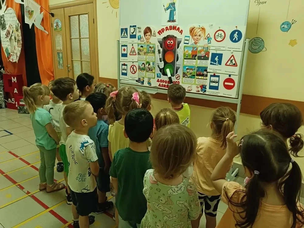 В дошкольном отделении «Умка» прошел увлекательный день под названием «Безопасная дорога»! Ребята уз