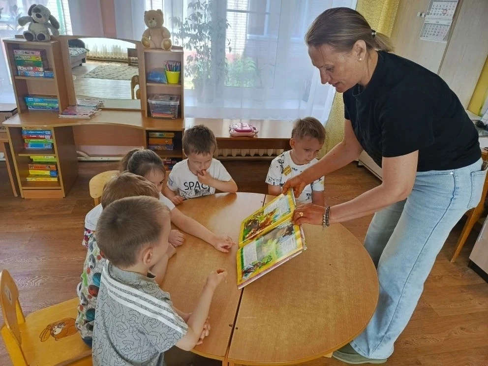 👨‍👩‍👦Семейный этикет: урок доброты и уважения  🏡✨В Рославльском социально-реабилитационном центре дл