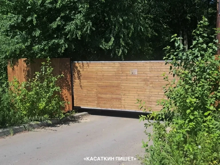 Проход на «парашютку» теперь наглухо закрыт для пешеходов.

подписаться | написать мне
