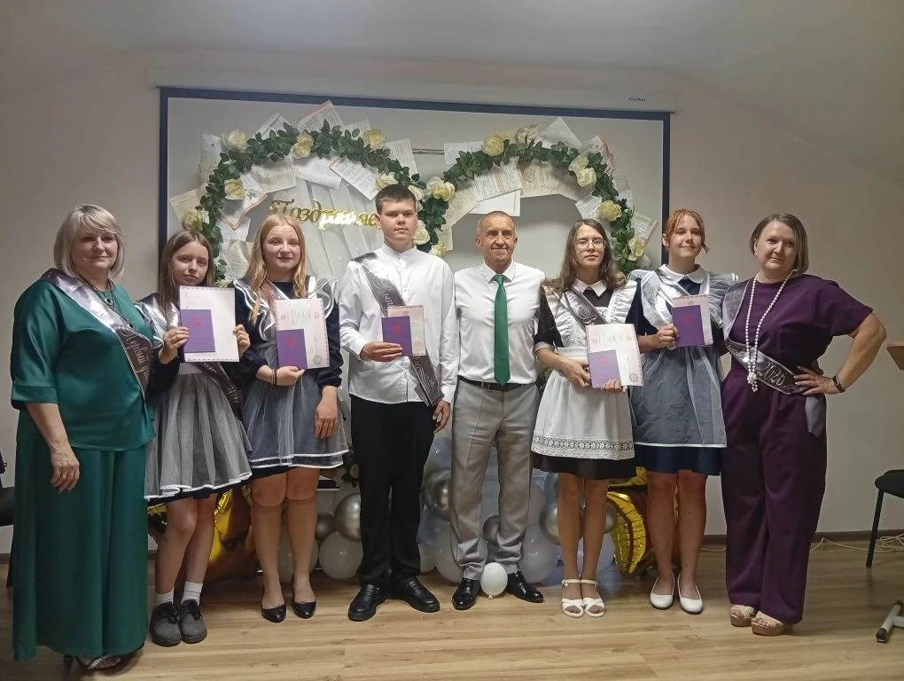 🤩Торжественная церемония вручения аттестатов выпускникам 2026года🥳🎓

Получение аттестата – значим