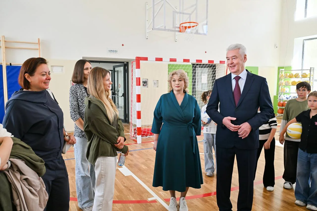 🏫 Москва задаёт стандарты: 100 школ за год и помощь Донецку с Луганском